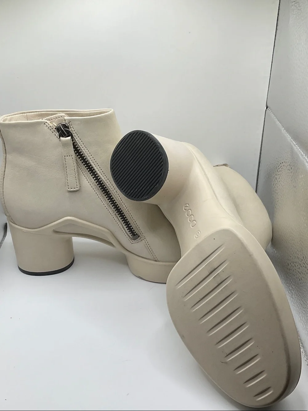 Ecco Women's Cream Front-Zip Platform Ankle Booties, Size 37 6/6.5 small mark.